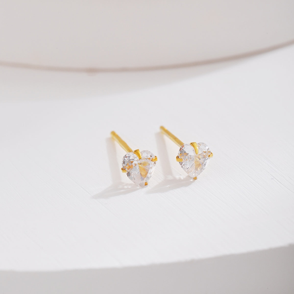 [Raffine]Sparkling Heart Shaped Simple Earrings