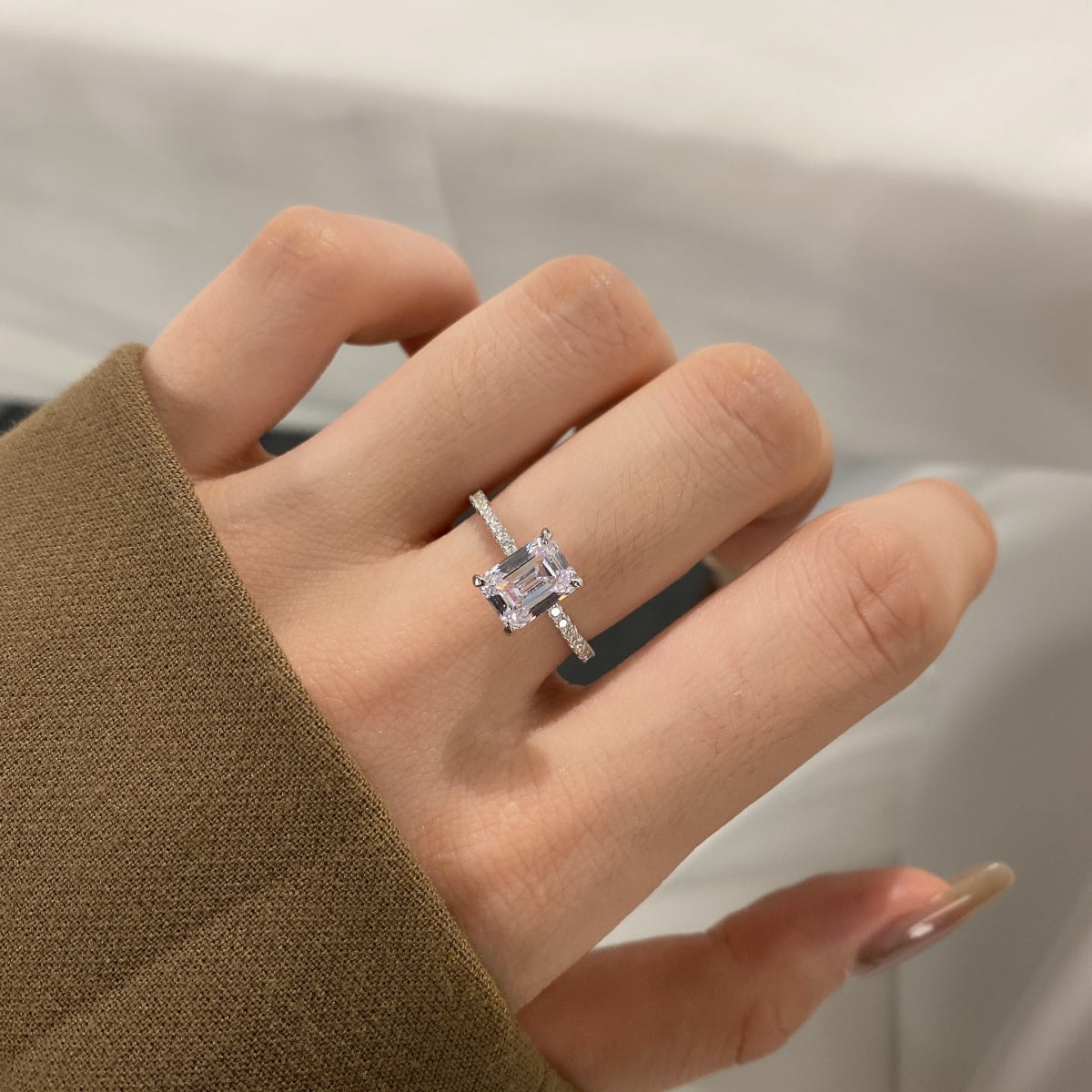 [Raffine] Anillo de fiesta de 2,0 quilates con corte radiante y ornamentado brillante