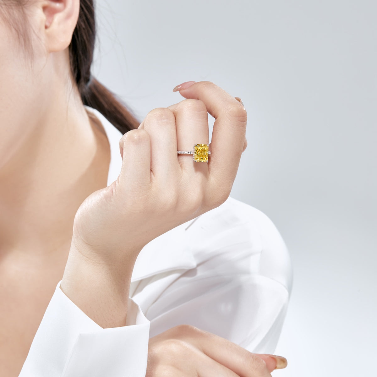 [Raffine] Anillo de compromiso de lujo de 4,0 quilates