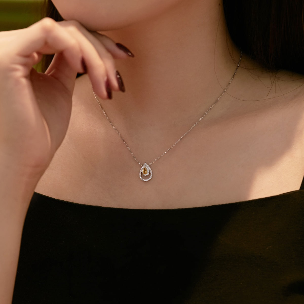 [Raffine]Sparkling Pear Cut Necklace