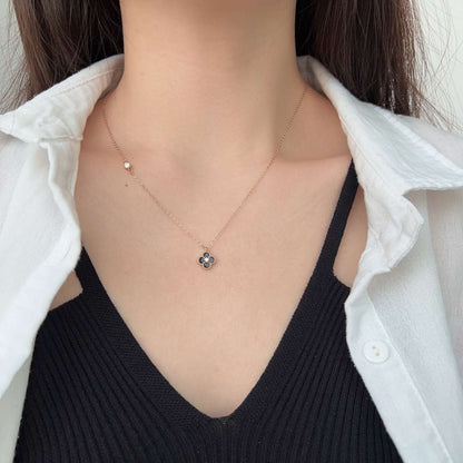 [Raffine]Delicate Flower Shape Necklace