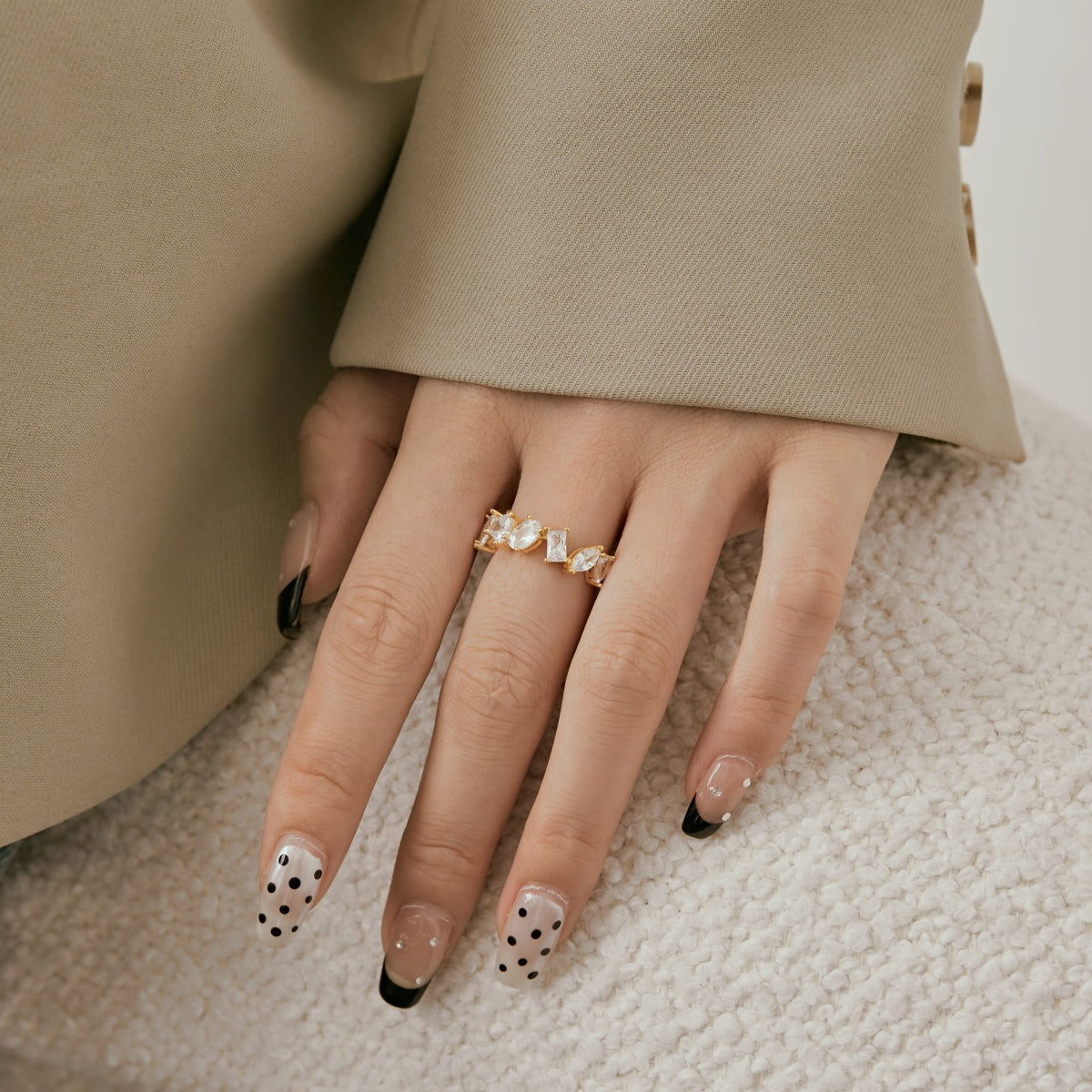 [Raffine] Anillo delicado de múltiples cortes