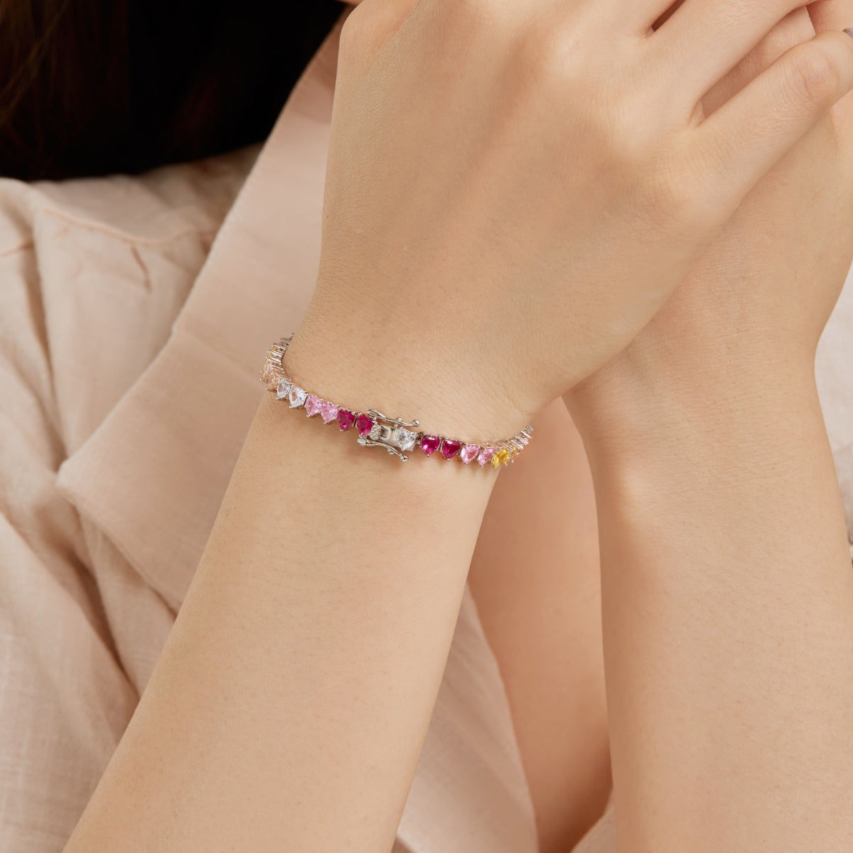 [Raffine] Lujosa pulsera romántica con forma de corazón, colorida y elegante.