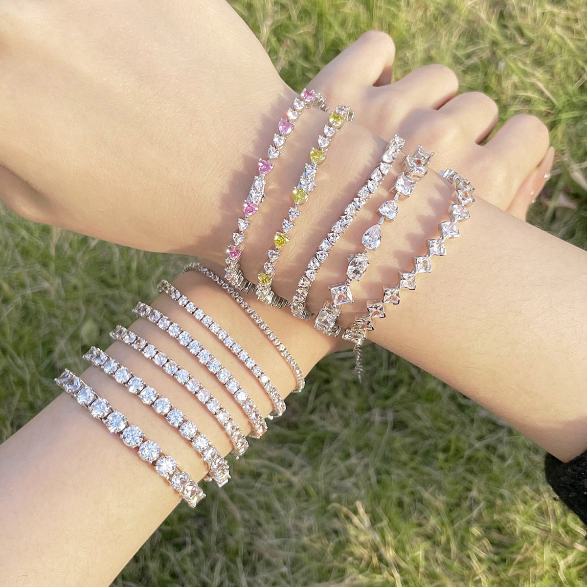 [Raffine] Lujosa pulsera de tenis con corte redondo ornamentado