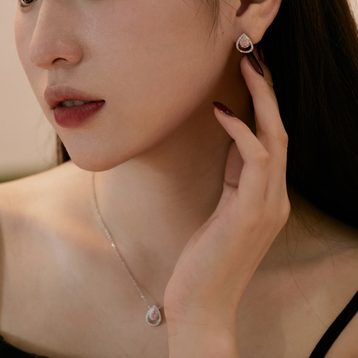 [Raffine]Sparkling Delicate Water Drop Shape Daily Earrings