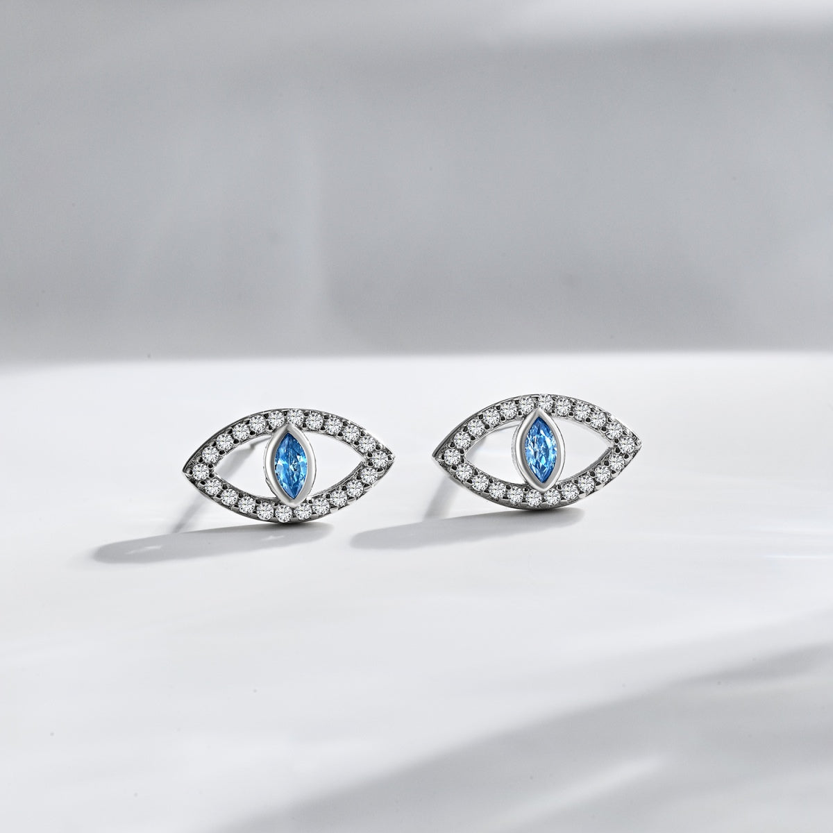 [Raffine]Blue Devil Eyes Hollow Stud Earrings