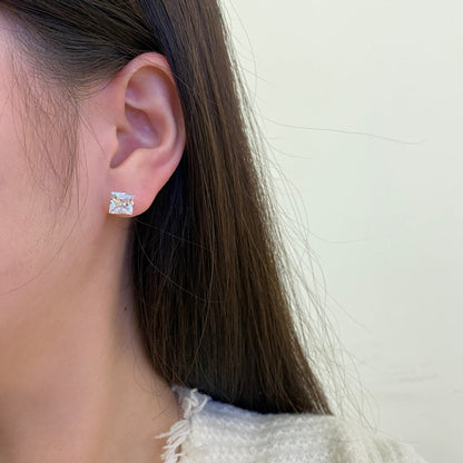[Raffine]Stylish Shiny Square Center Stone Stud Earrings