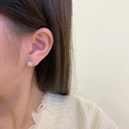 [Raffine]Classic Round Center Stone Stud Earrings