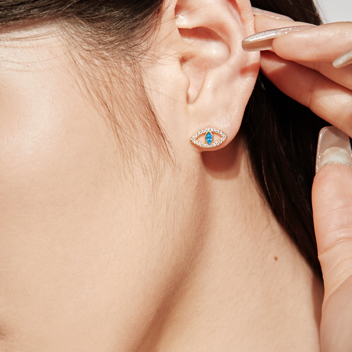 [Raffine]Blue Devil Eyes Hollow Stud Earrings