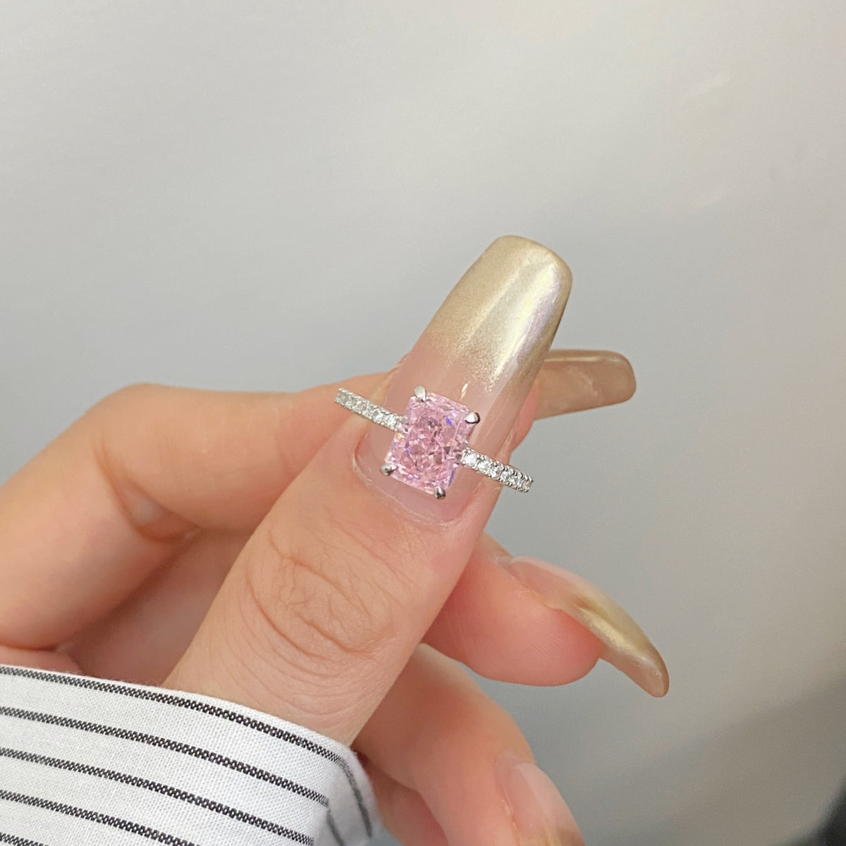 [Raffine] Anillo de fiesta de corte radiante y deslumbrante de 2.0 quilates