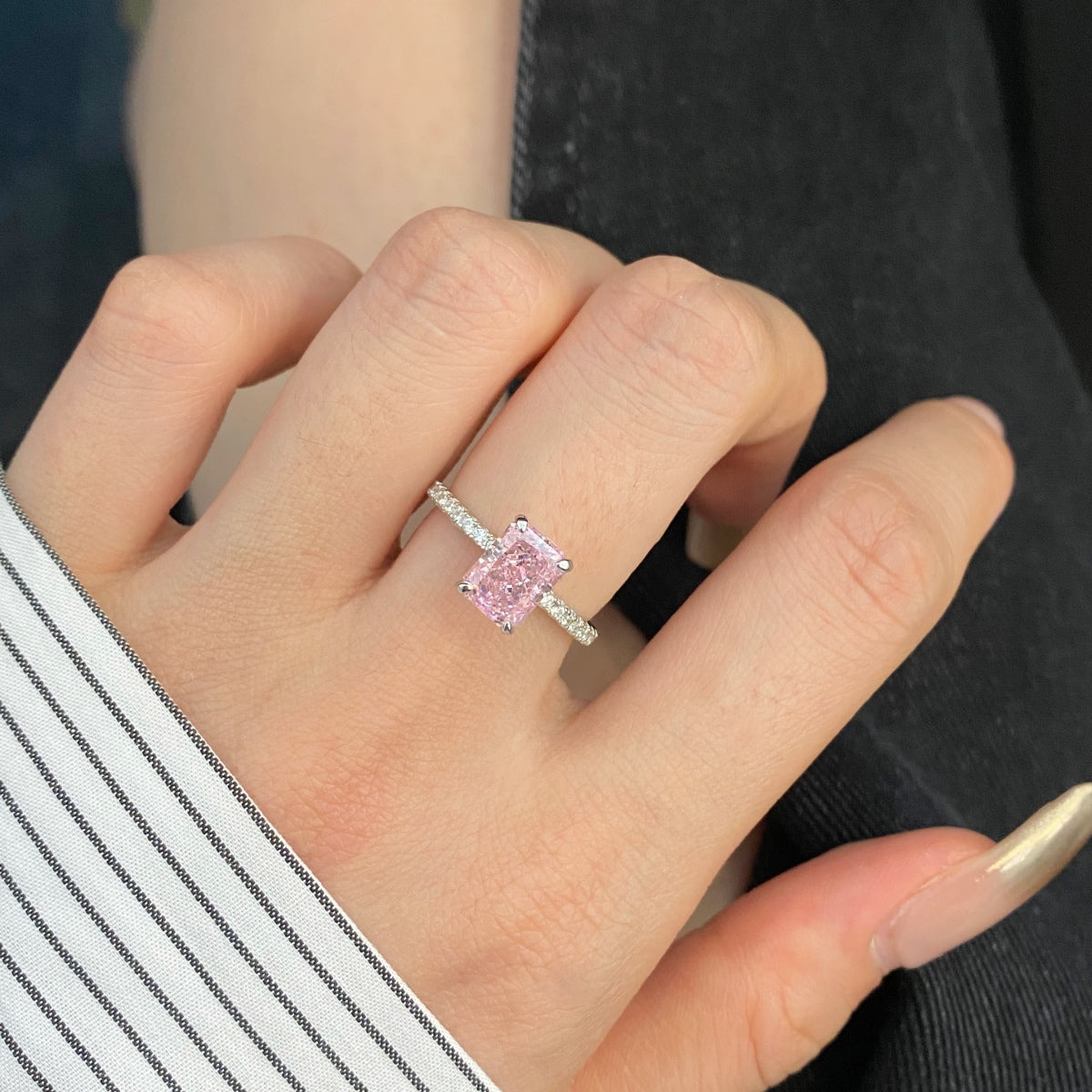 [Raffine] Anillo de fiesta de corte radiante y deslumbrante de 2.0 quilates