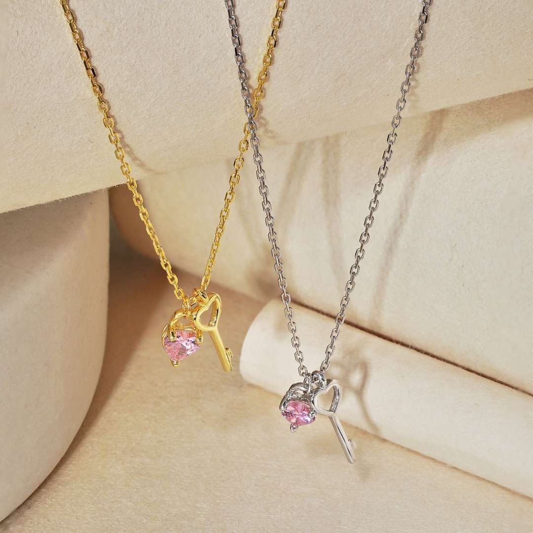 [Raffine]Unique Heart Shape Key Pendent Necklace