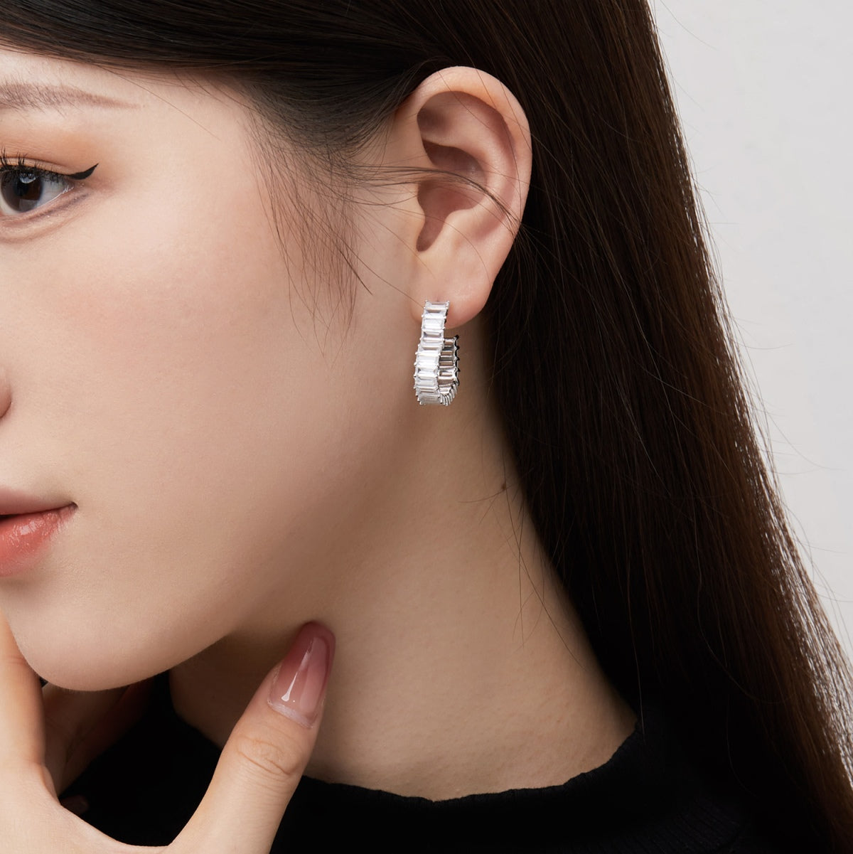 [Raffine]Radiant Heart Cutout Earrings