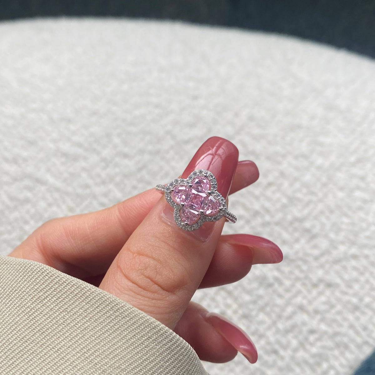 [Raffine] Lujoso anillo de banquete con forma de flor de eternidad