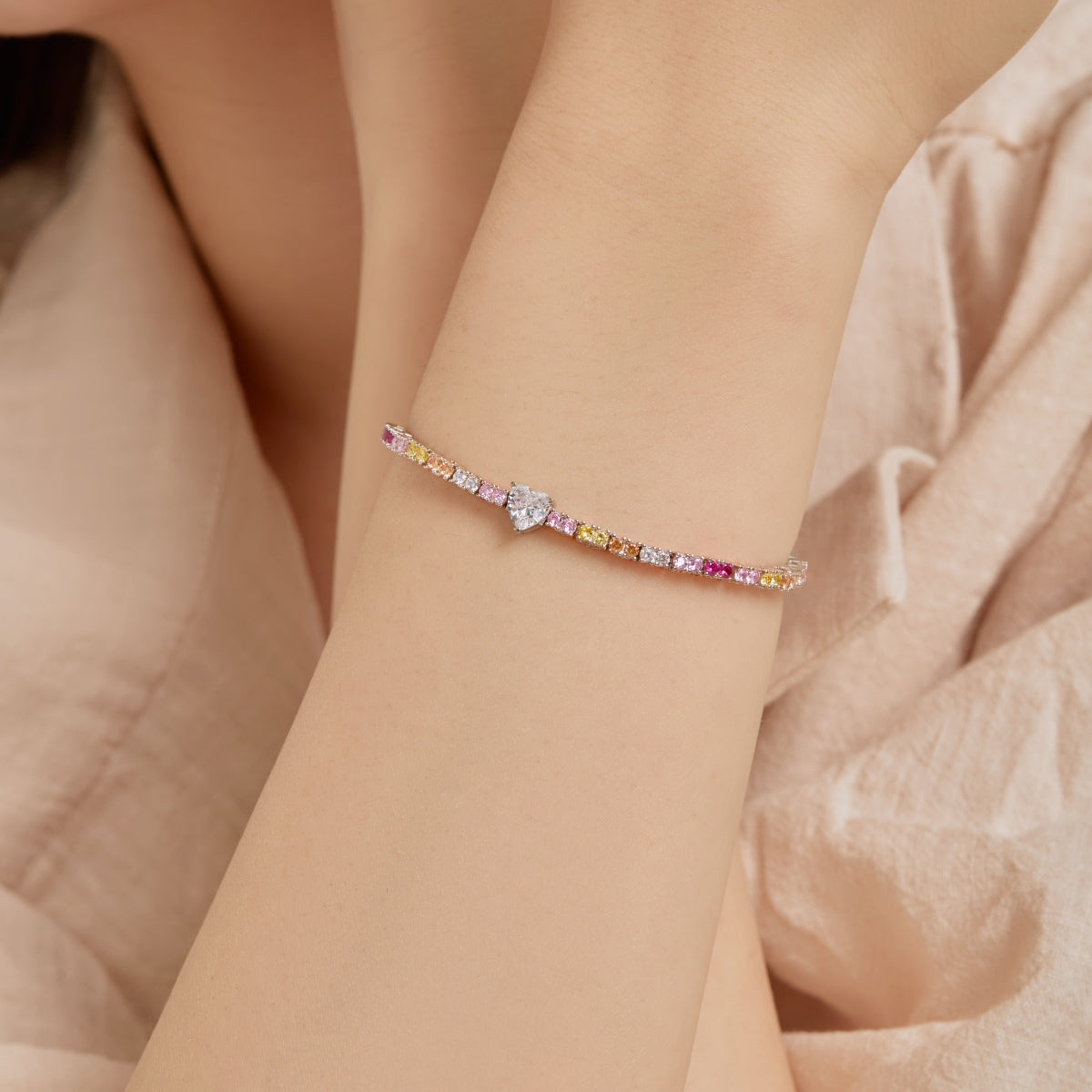 [Raffine] Delicada pulsera romántica con forma de corazón para enamorados