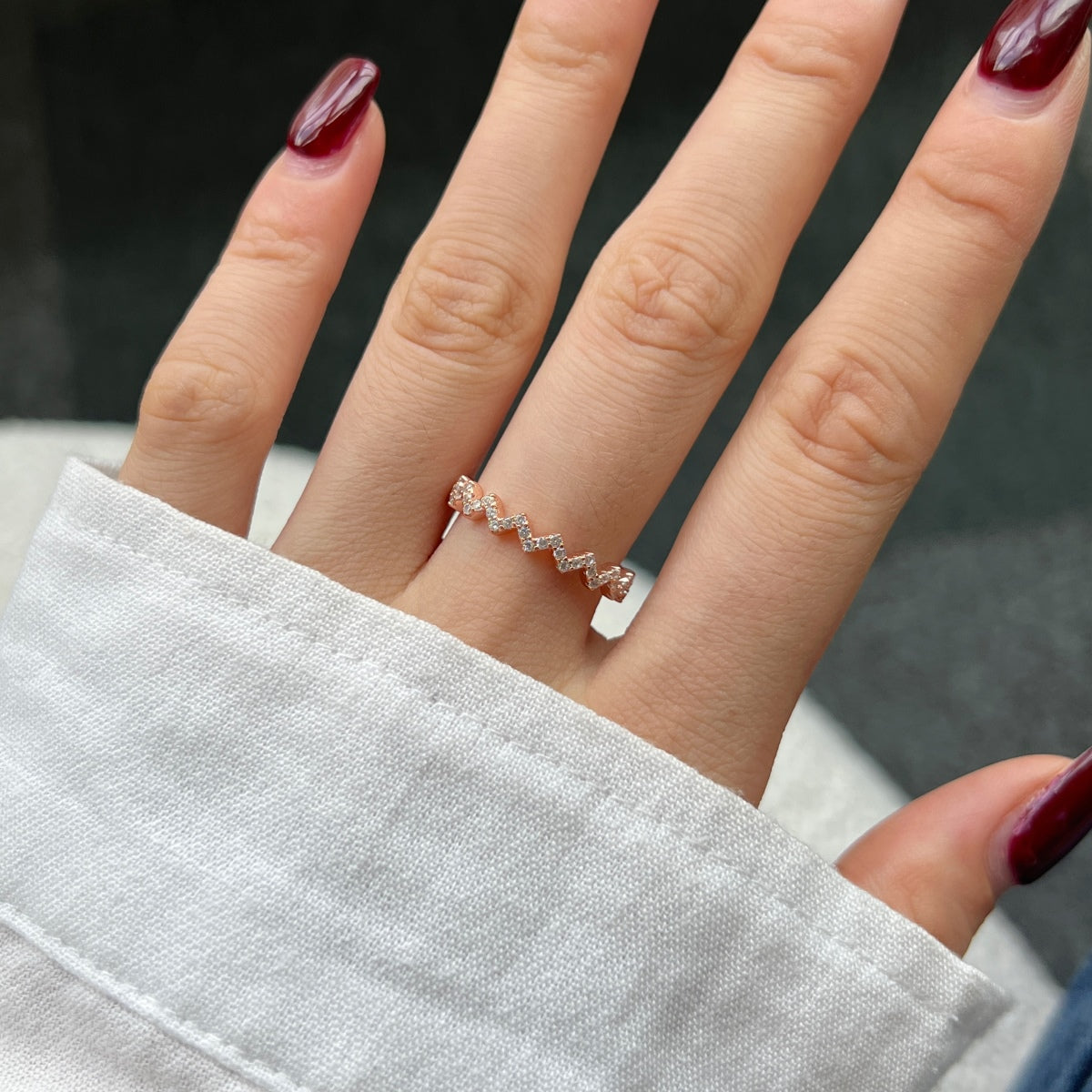 [Raffine] Anillo diario delicado y encantador con forma de ola