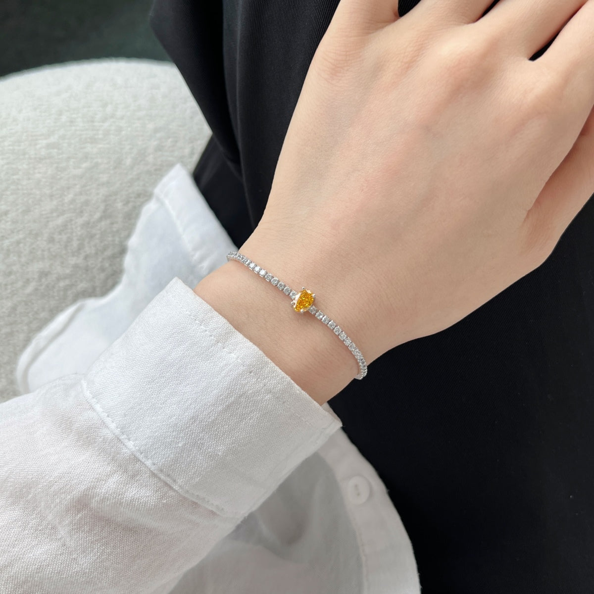 [Raffine] Pulsera diaria de corte ovalado exquisito de 0,75 quilates
