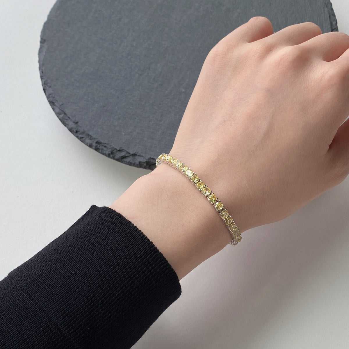 [Raffine] Pulsera de tenis con corte redondo deslumbrante y ornamentada