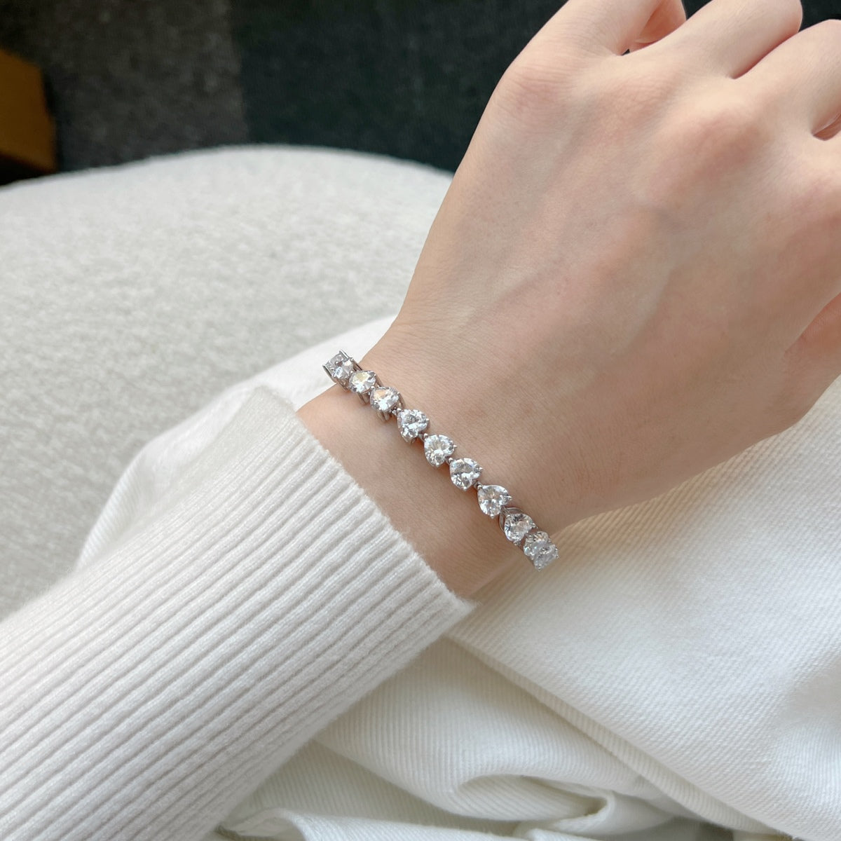 [Raffine] Pulsera elegante con forma de corazón romántico de 0,75 quilates