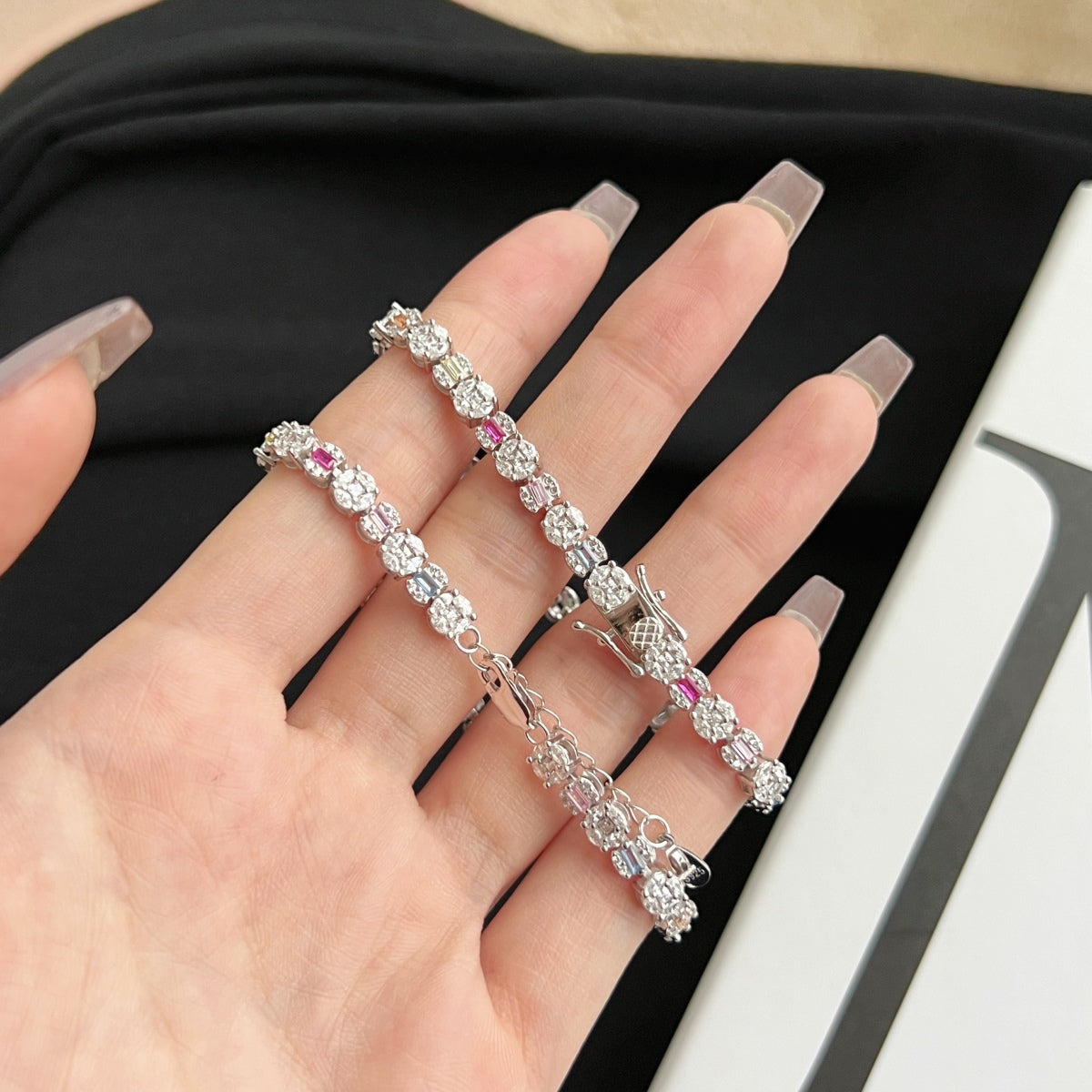 [Raffine] Pulsera multicorte radiante y deslumbrante para uso diario