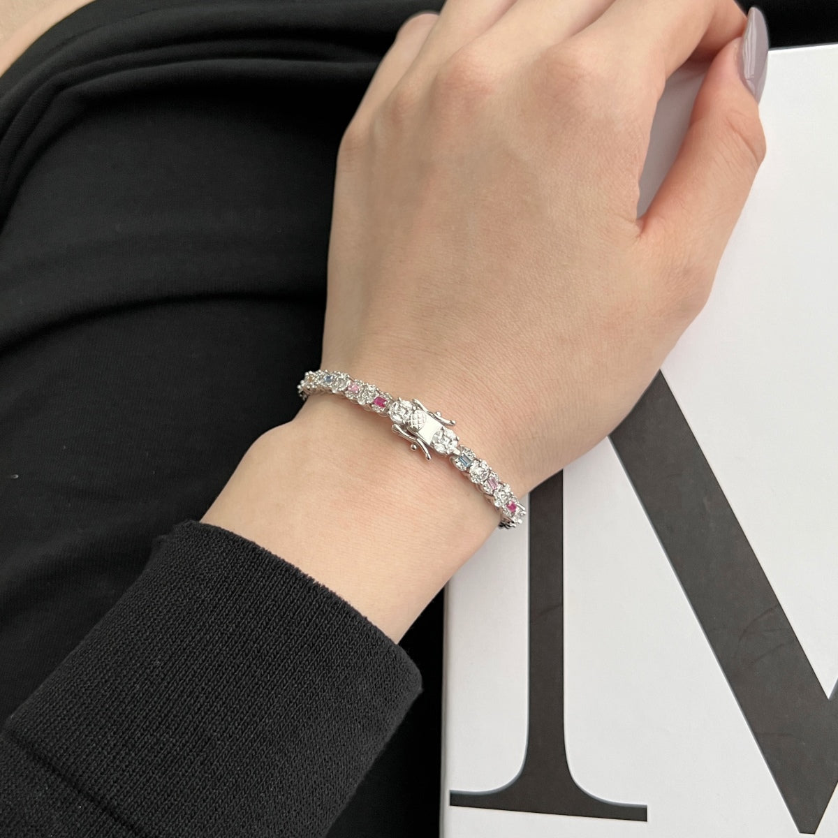 [Raffine] Pulsera multicorte radiante y deslumbrante para uso diario