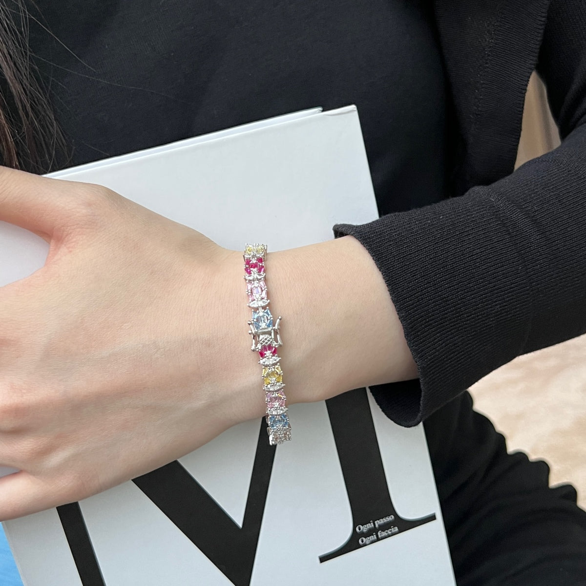 [Raffine] Delicada pulsera de fiesta con múltiples cortes y colores