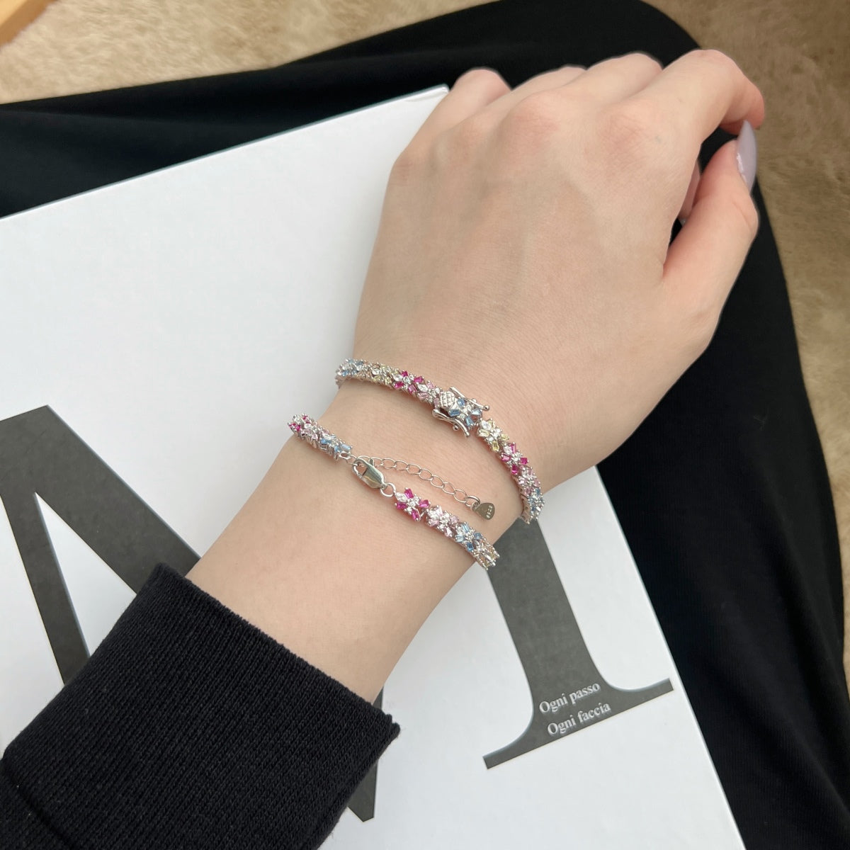 [Raffine] Pulsera de fiesta con corte esmeralda colorido y radiante