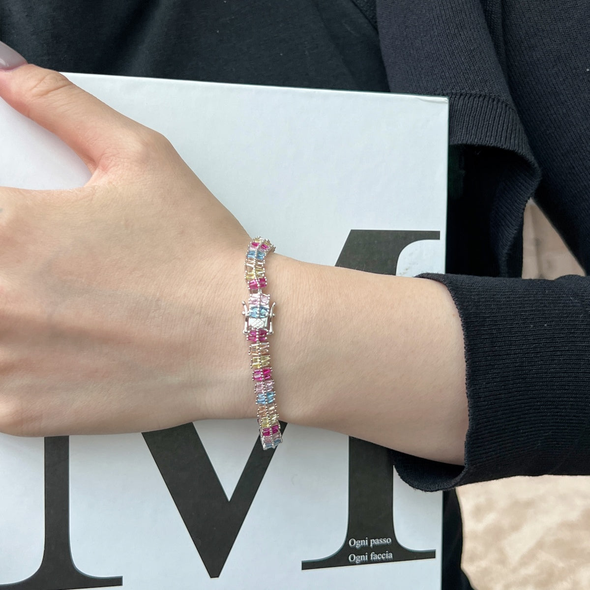 [Raffine] Pulsera de fiesta brillante y exquisita con múltiples cortes