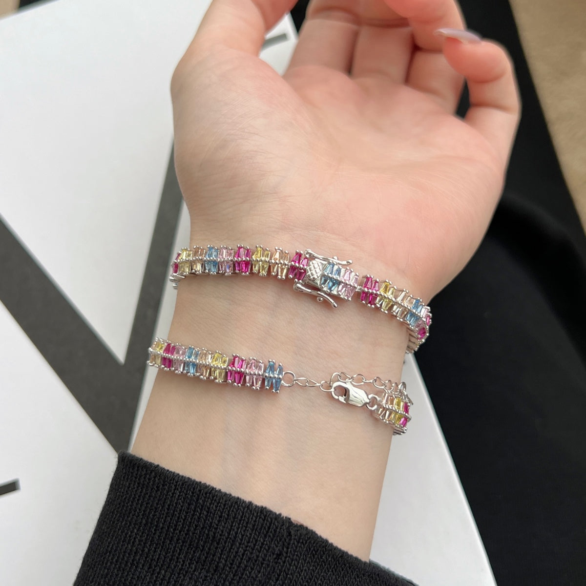 [Raffine] Pulsera de fiesta brillante y exquisita con múltiples cortes