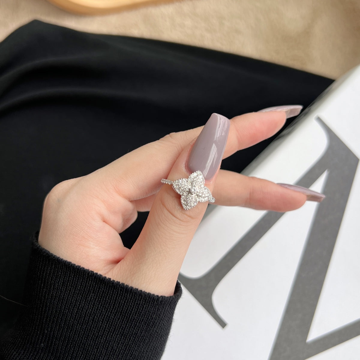 [Raffine] Anillo de banquete lujoso con forma de flor colorida