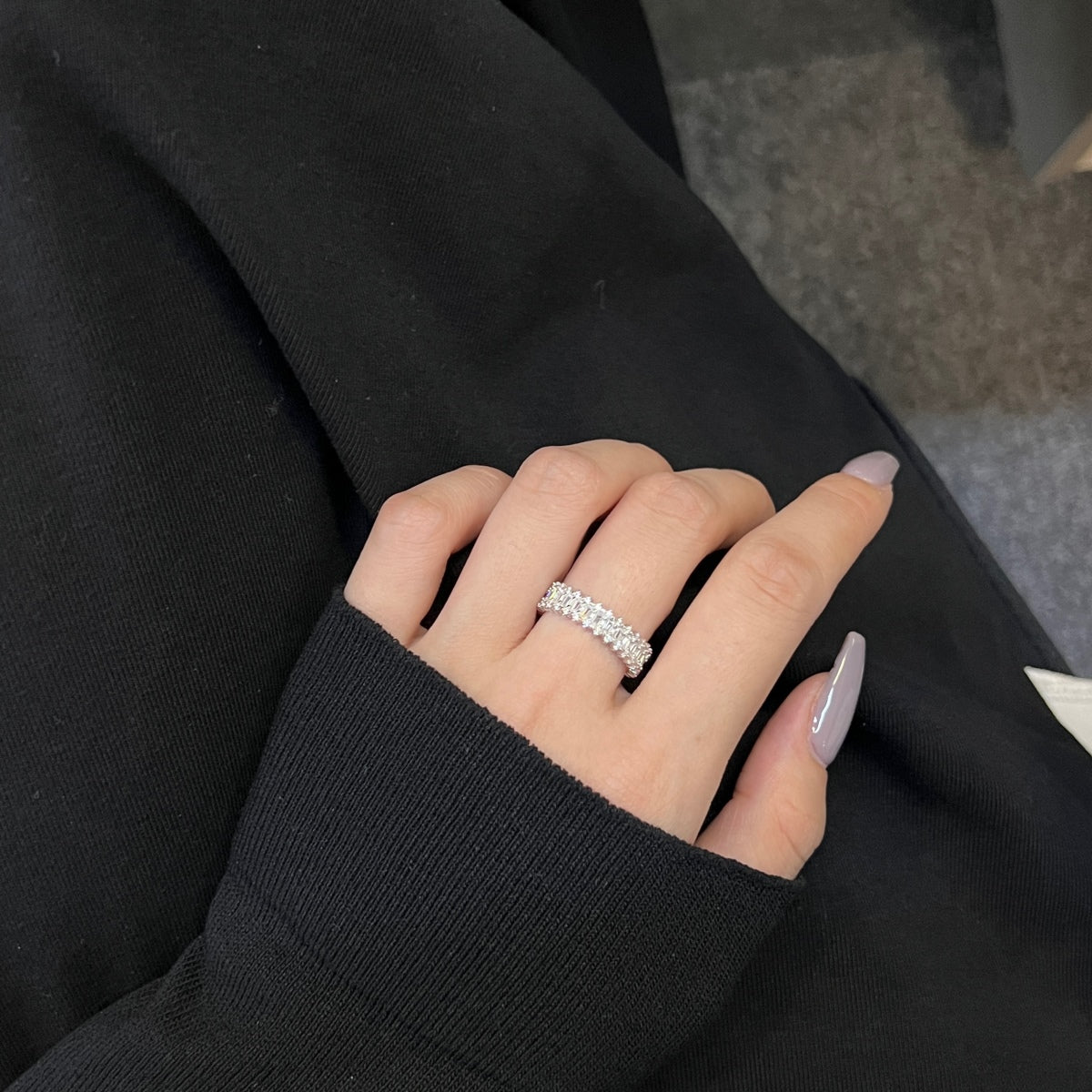 [Raffine] Anillo de cóctel con corte esmeralda adornado y llamativo