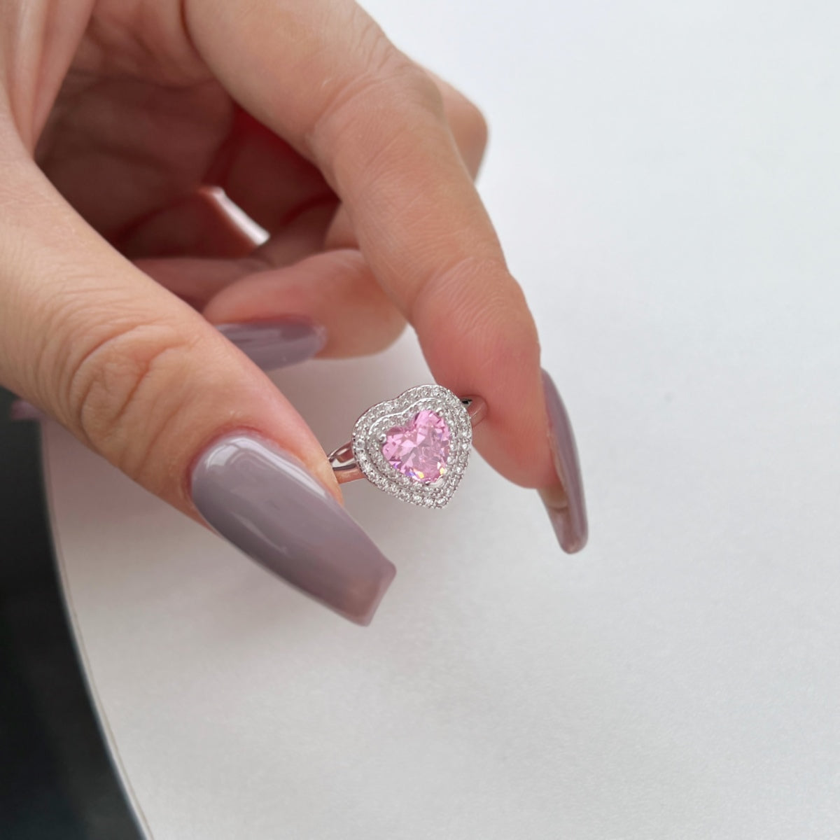 [Raffine] Anillo de bodas delicado y exuberante en forma de corazón