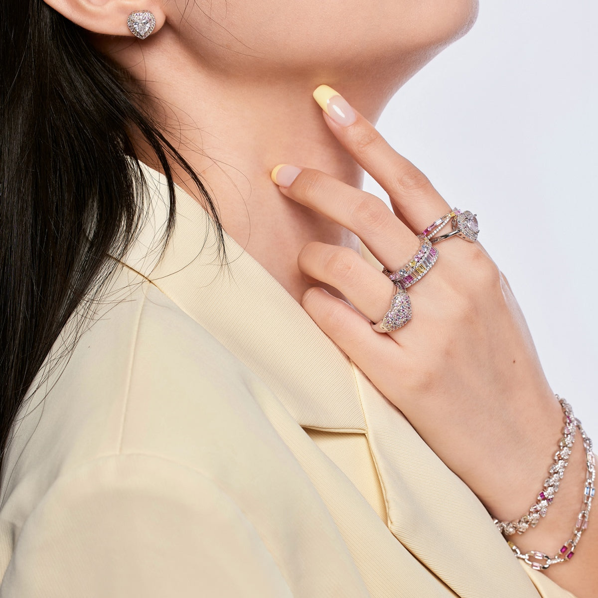 [Raffine] Anillo de bodas delicado y exuberante en forma de corazón