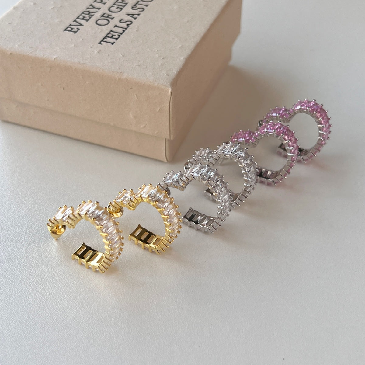 [Raffine]Radiant Heart Cutout Earrings