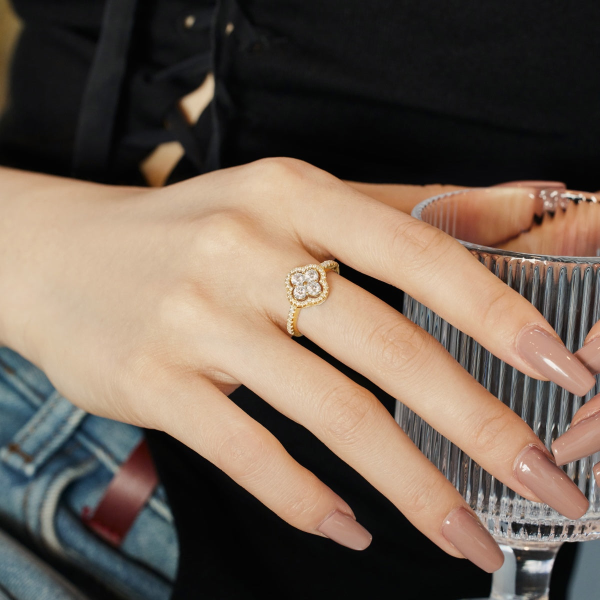 [Raffine] Anillo con diseño de flor de trébol de cuatro hojas