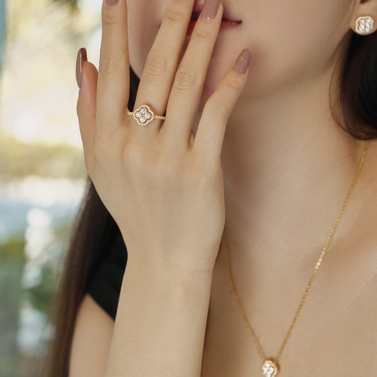 [Raffine] Anillo con diseño de flor de trébol de cuatro hojas