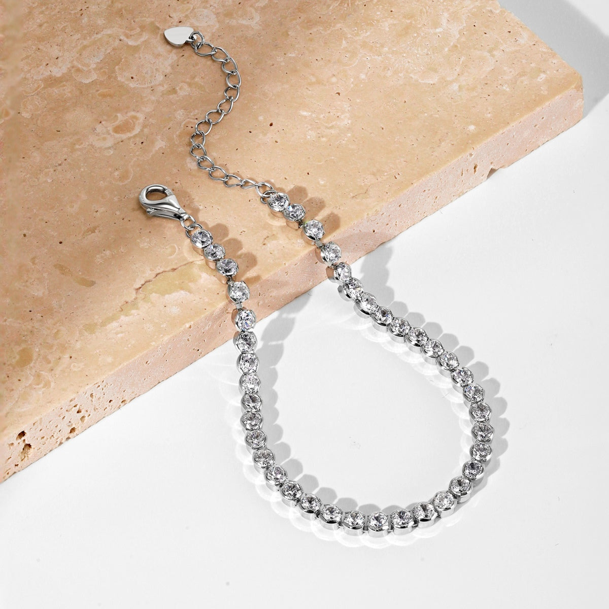 [Raffine] Pulsera diaria deslumbrante con corte redondo brillante