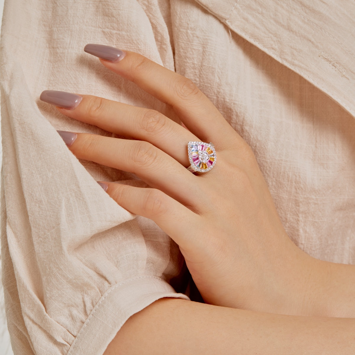 [Raffine] Elegante anillo de banquete con forma de gota de agua de colores