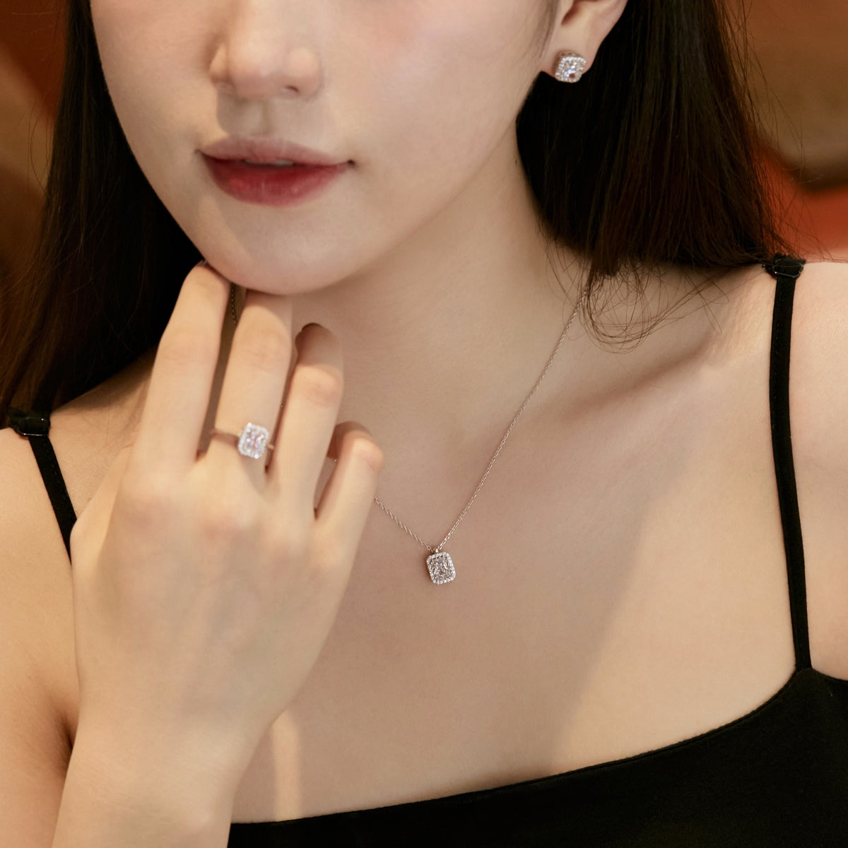 [Raffine]1.0 Carat Luxurious Dainty Emerald Cut Daily Earrings