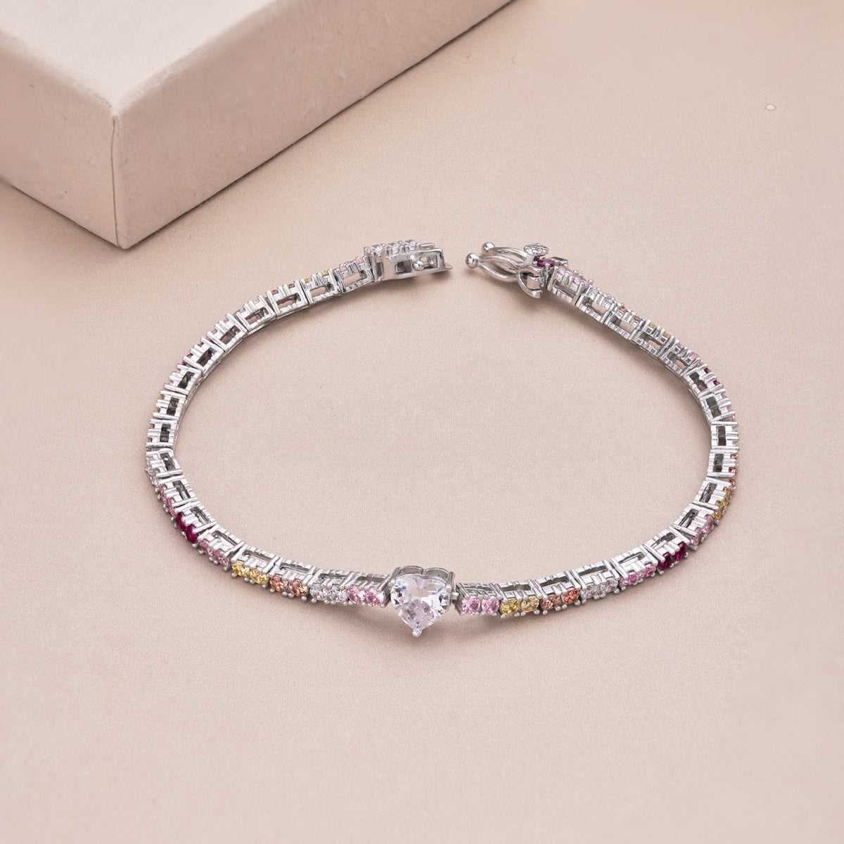 [Raffine] Delicada pulsera romántica con forma de corazón para enamorados