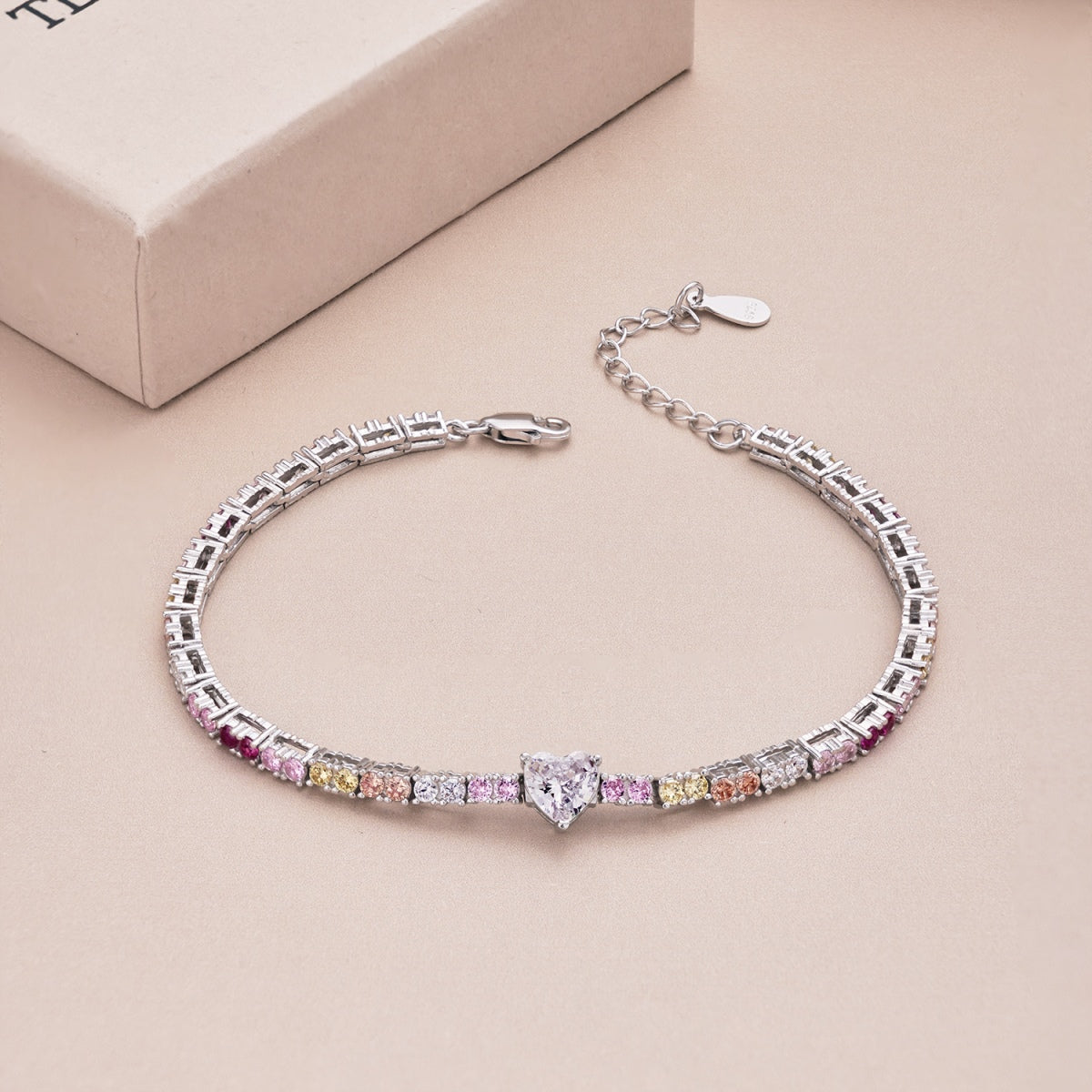 [Raffine] Delicada pulsera romántica con forma de corazón para enamorados