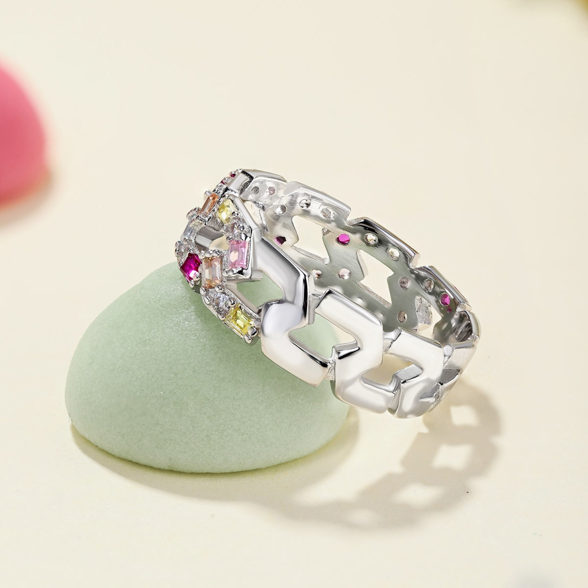 [Raffine] Anillo diario brillante y vibrante con corte esmeralda