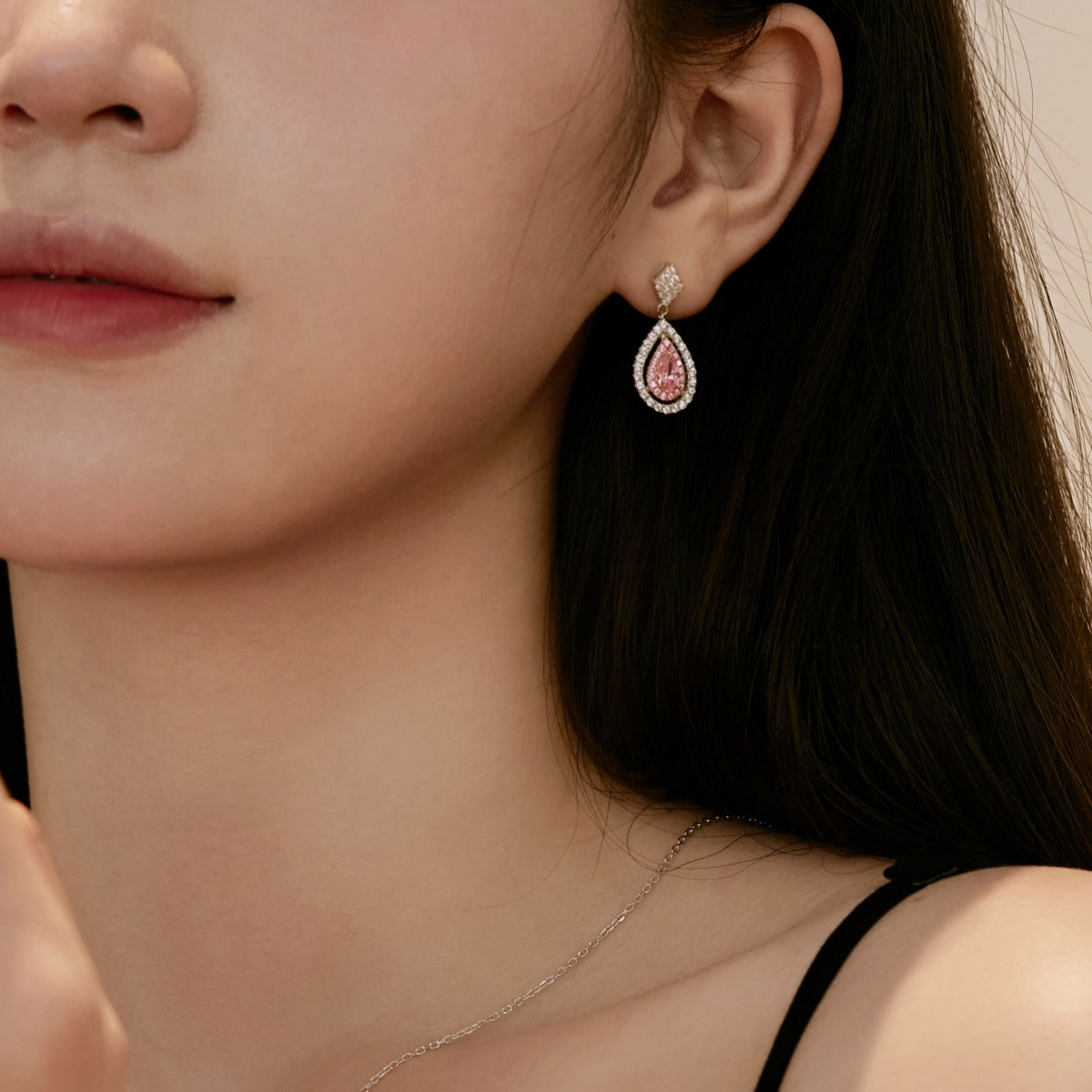[Raffine]Ornate Delicate Water Drop Shape Banquet Earrings
