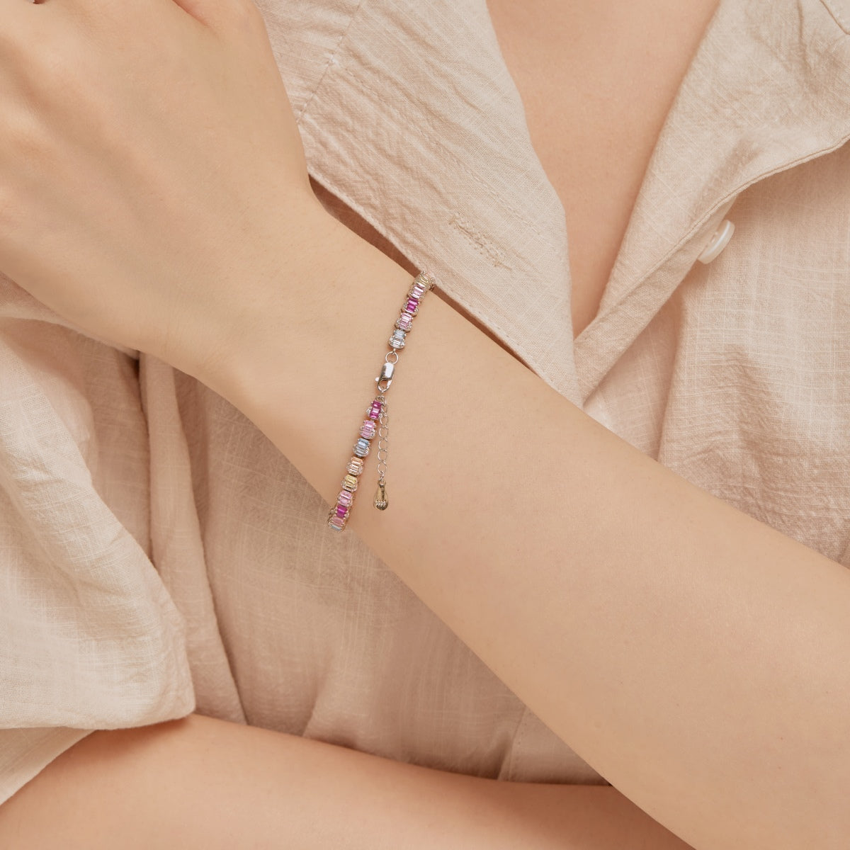 [Raffine] Delicada pulsera de fiesta con corte esmeralda colorido