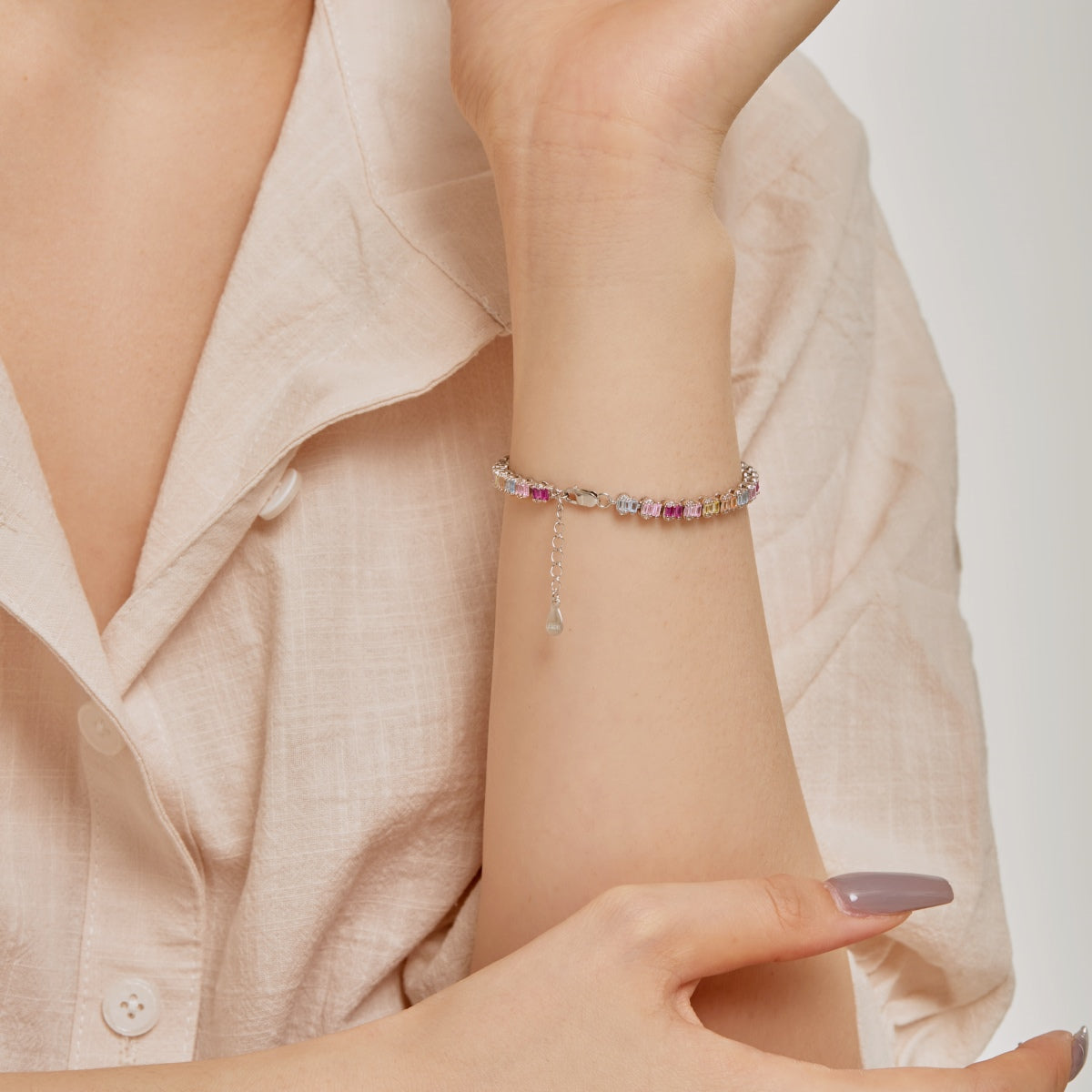 [Raffine] Delicada pulsera de fiesta con corte esmeralda colorido