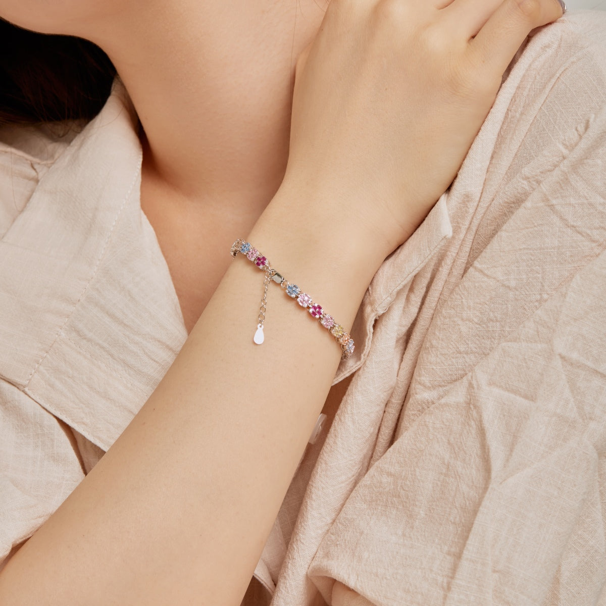 [Raffine] Delicada pulsera diaria de corte esmeralda colorido