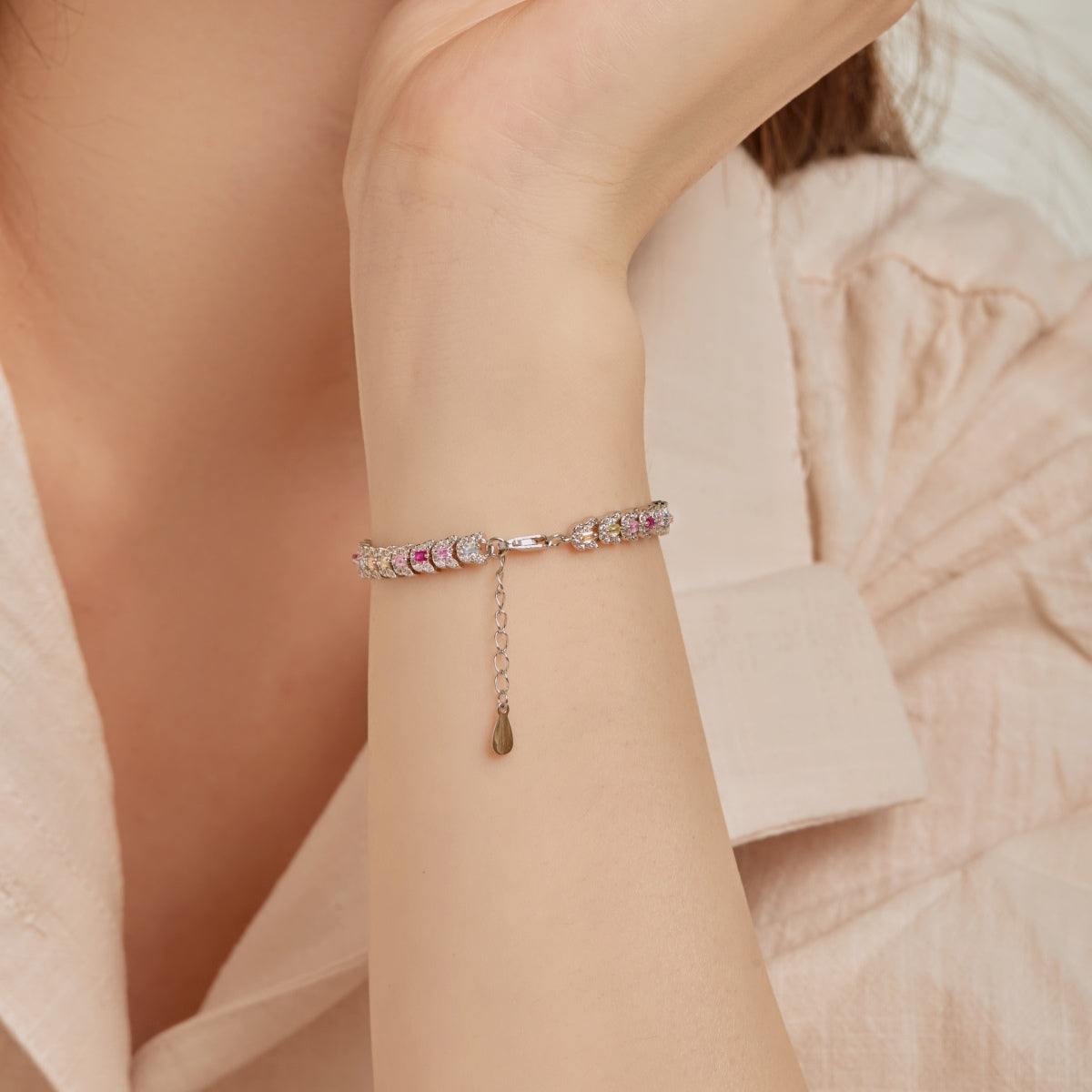 [Raffine] Pulsera delicada y colorida con múltiples cortes para uso diario