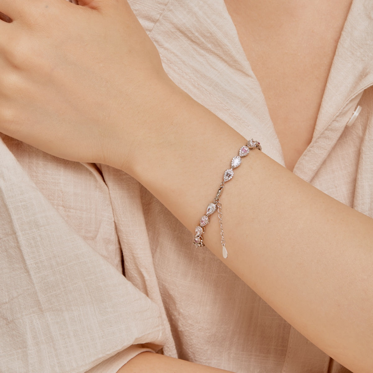 [Raffine] Pulsera diaria con forma de gota de agua radiante de 0,25 quilates