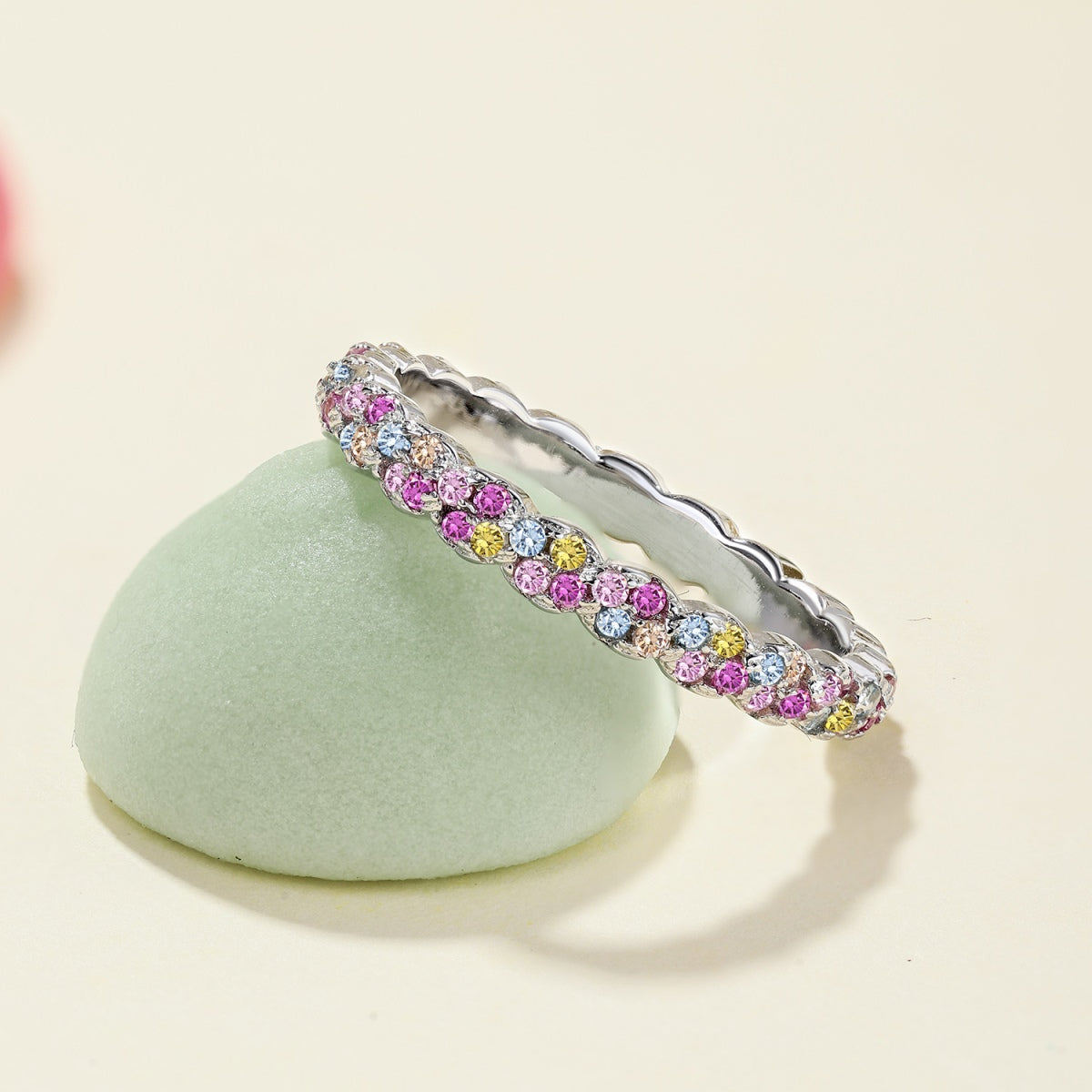 [Raffine] Anillo diario delicado y exuberante de corte redondo