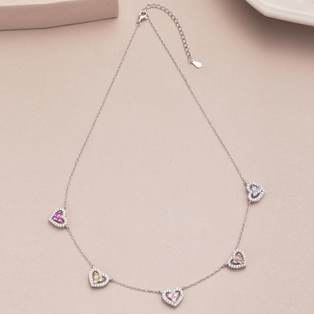 [Raffine]Sparkling Five Heart Necklace